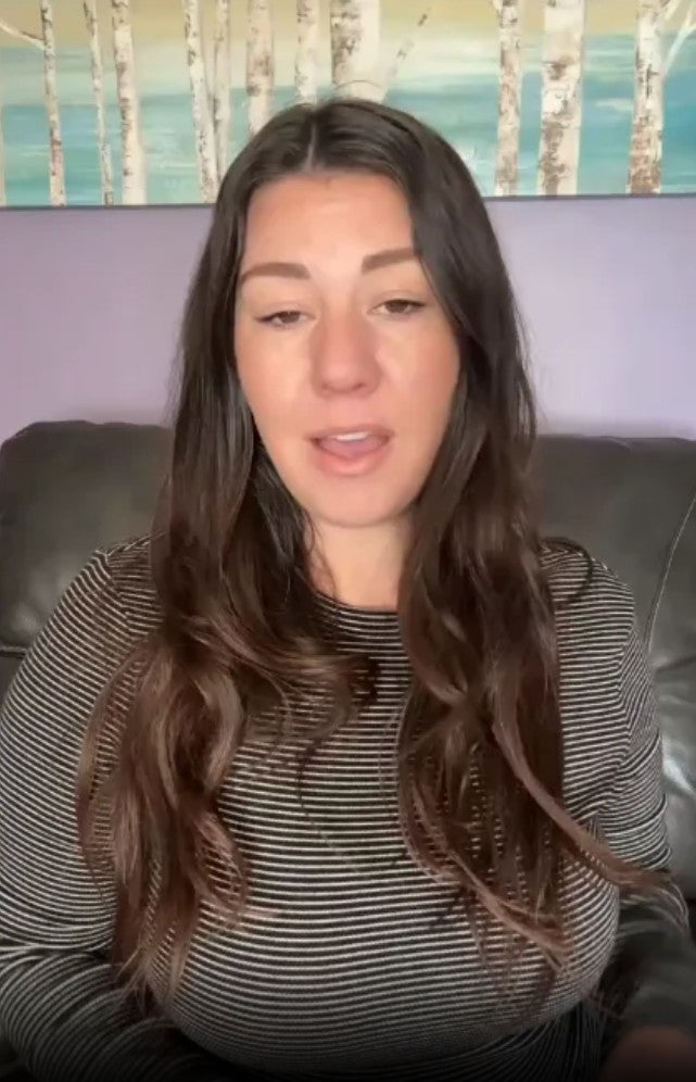 Ava Martinez, 43